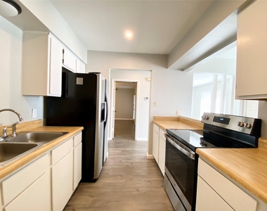 3809 Tamarron Lane - Photo Thumbnail 3