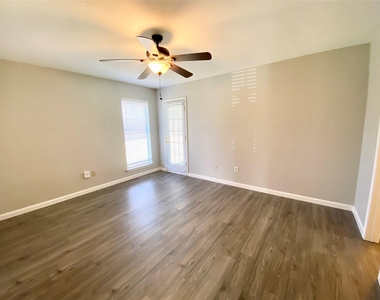 3809 Tamarron Lane - Photo Thumbnail 6