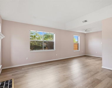 2901 Kathleen Lane - Photo Thumbnail 1