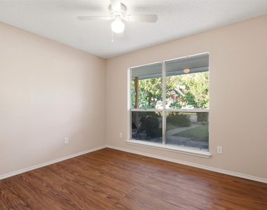 2901 Kathleen Lane - Photo Thumbnail 14