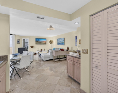 2800 N Ocean Drive - Photo Thumbnail 15