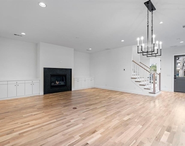 5836 Martel Avenue - Photo Thumbnail 3