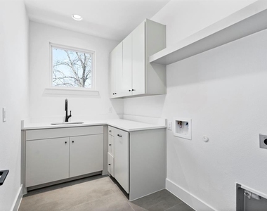 5836 Martel Avenue - Photo Thumbnail 14