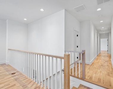 5836 Martel Avenue - Photo Thumbnail 34