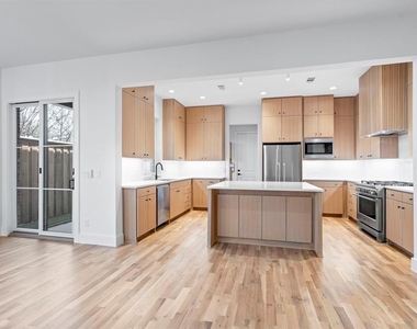 5836 Martel Avenue - Photo Thumbnail 10
