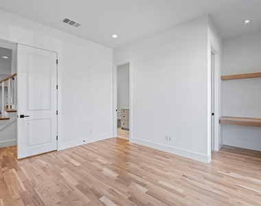 5836 Martel Avenue - Photo Thumbnail 11