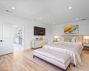 5836 Martel Avenue - Photo Thumbnail 28