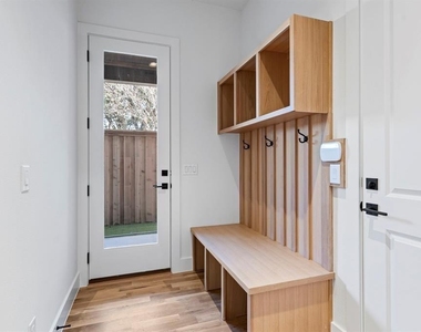 5836 Martel Avenue - Photo Thumbnail 18