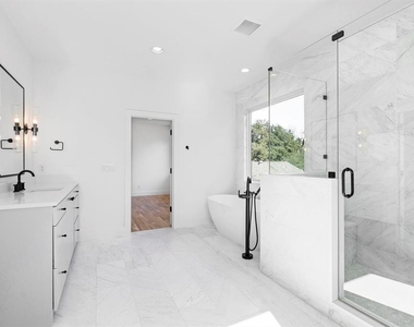 5836 Martel Avenue - Photo Thumbnail 24