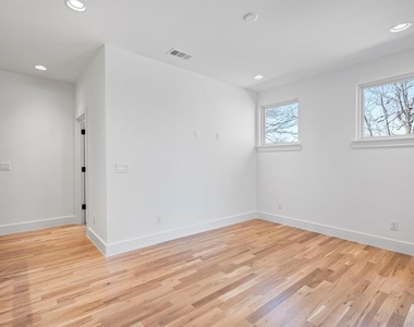 5836 Martel Avenue - Photo Thumbnail 31