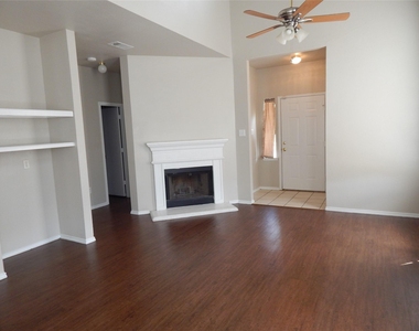 1027 Tennessee Trail - Photo Thumbnail 7