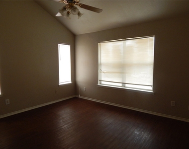 1027 Tennessee Trail - Photo Thumbnail 14