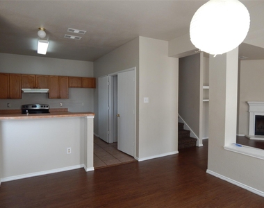 1027 Tennessee Trail - Photo Thumbnail 10