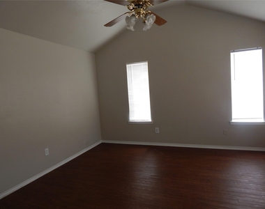1027 Tennessee Trail - Photo Thumbnail 23