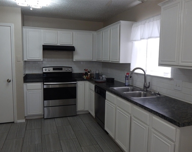 6009 Castanada Drive - Photo Thumbnail 18