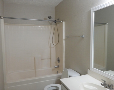 6009 Castanada Drive - Photo Thumbnail 11