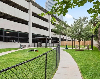 1200 Post Oak Boulevard - Photo Thumbnail 20