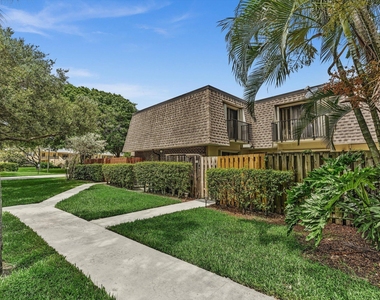 2909 Sw 22nd Circle - Photo Thumbnail 4