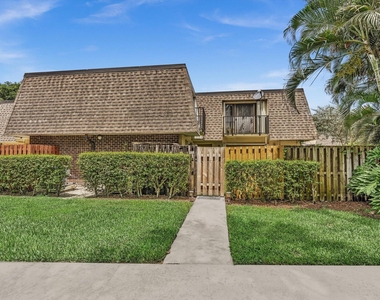 2909 Sw 22nd Circle - Photo Thumbnail 5