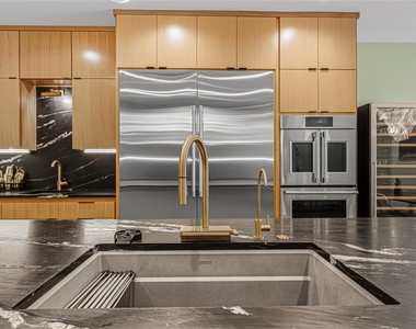 3201 Edward Drive - Photo Thumbnail 5