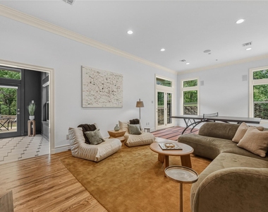 3201 Edward Drive - Photo Thumbnail 4