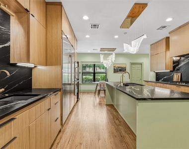 3201 Edward Drive - Photo Thumbnail 6