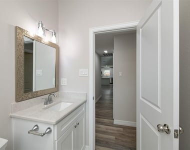 314 Sixpence Lane - Photo Thumbnail 16