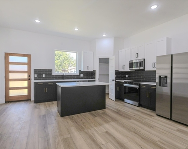 609 N Getzendaner Avenue - Photo Thumbnail 17