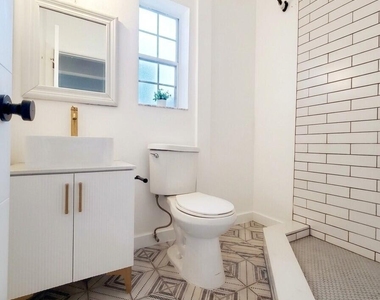 1400 Ne 4th Court - Photo Thumbnail 13