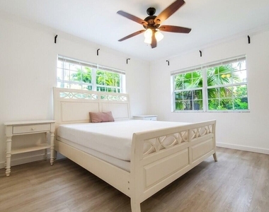 1400 Ne 4th Court - Photo Thumbnail 10