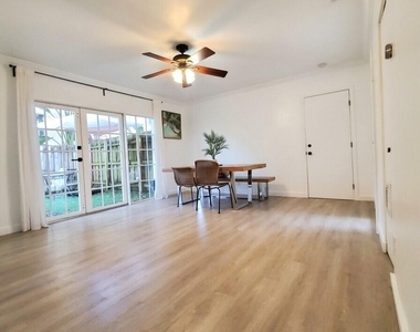 1400 Ne 4th Court - Photo Thumbnail 3