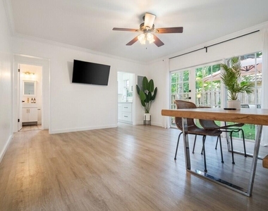 1400 Ne 4th Court - Photo Thumbnail 2