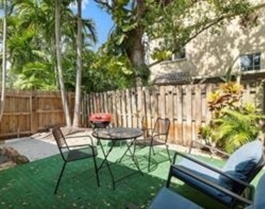 1400 Ne 4th Court - Photo Thumbnail 14