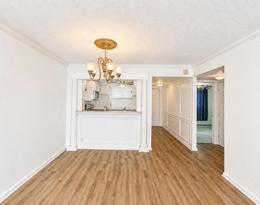 110 Lake Emerald Drive - Photo Thumbnail 2