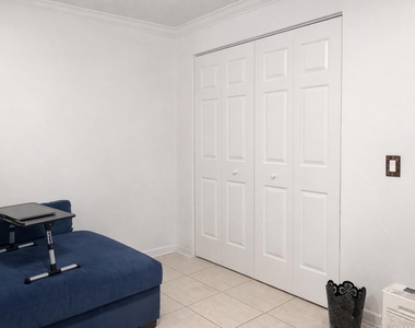 110 Lake Emerald Drive - Photo Thumbnail 32