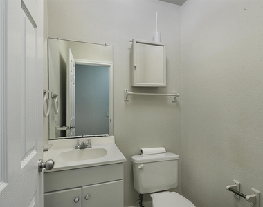 707 Doris Lane - Photo Thumbnail 14