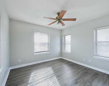 707 Doris Lane - Photo Thumbnail 16