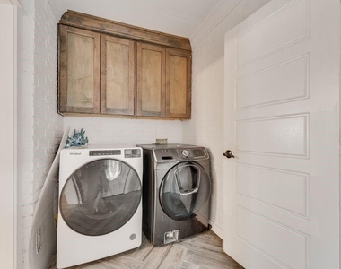 920 Meadowdale Drive - Photo Thumbnail 9