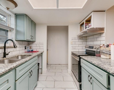 920 Meadowdale Drive - Photo Thumbnail 1