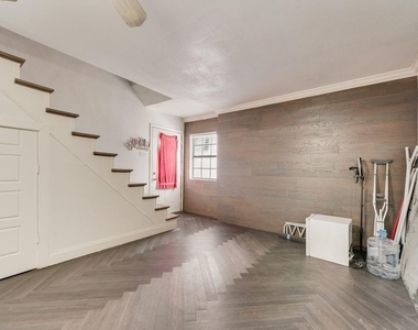 920 Meadowdale Drive - Photo Thumbnail 21