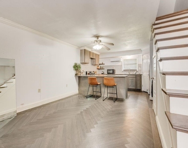 920 Meadowdale Drive - Photo Thumbnail 20