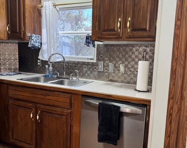 3510 Gerry Drive - Photo Thumbnail 7