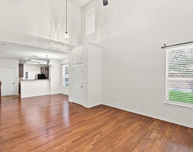 2929 Muirfield Drive - Photo Thumbnail 2
