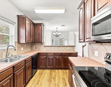 2929 Muirfield Drive - Photo Thumbnail 6