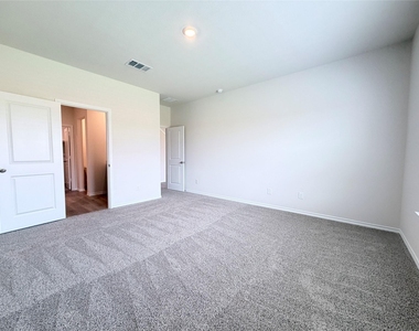 1101 Overhill Road - Photo Thumbnail 13