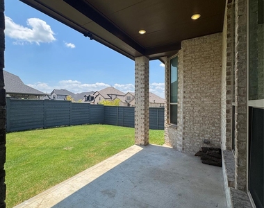 504 Evergreen Road - Photo Thumbnail 22