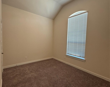 504 Evergreen Road - Photo Thumbnail 19