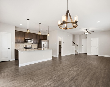 809 Jameson Street - Photo Thumbnail 5