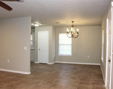 2001 San Antonio Street - Photo Thumbnail 4