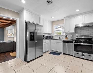 1110 Park Street - Photo Thumbnail 2